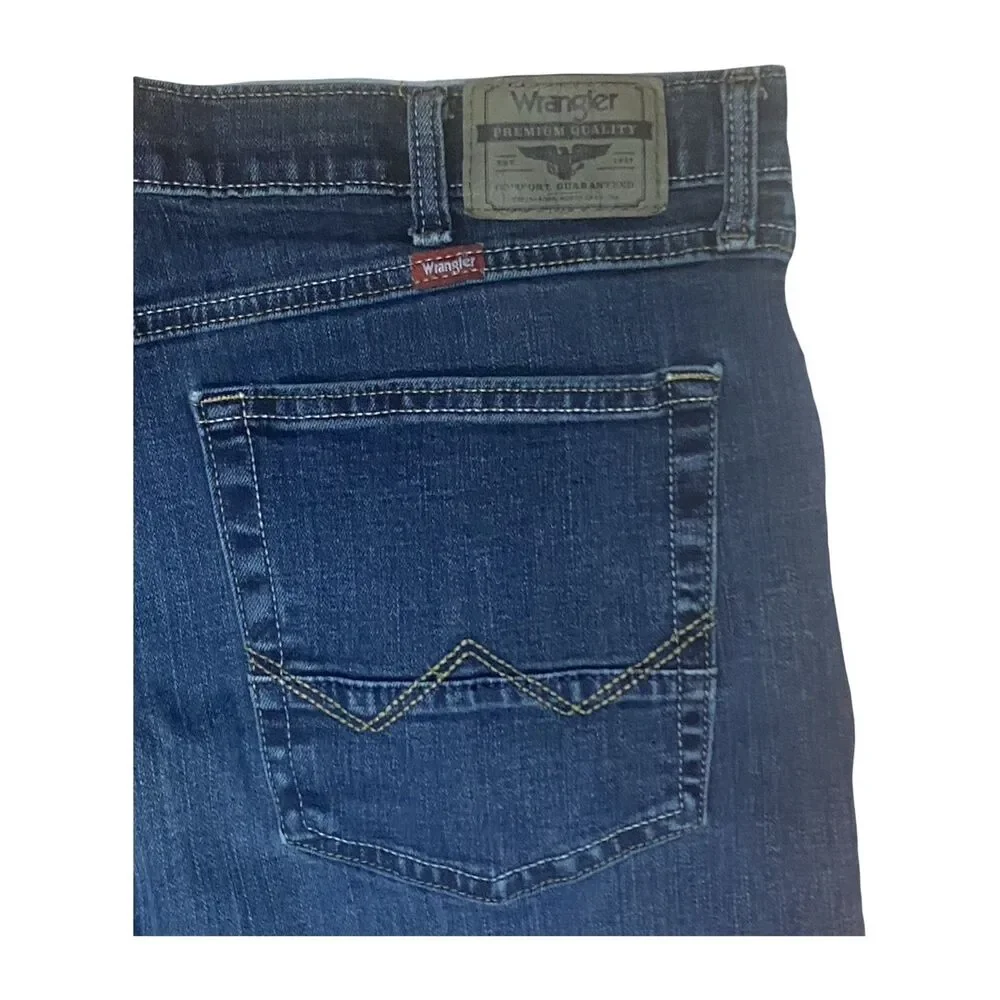 Wrangler Men's Slim Straight Blue Denim Jeans 38x32